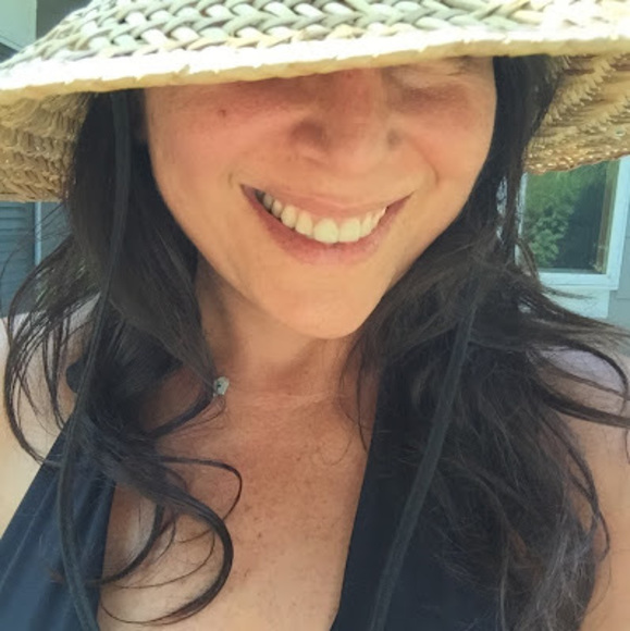 Meet your Posher, Anamaria - Picture 1 of 1